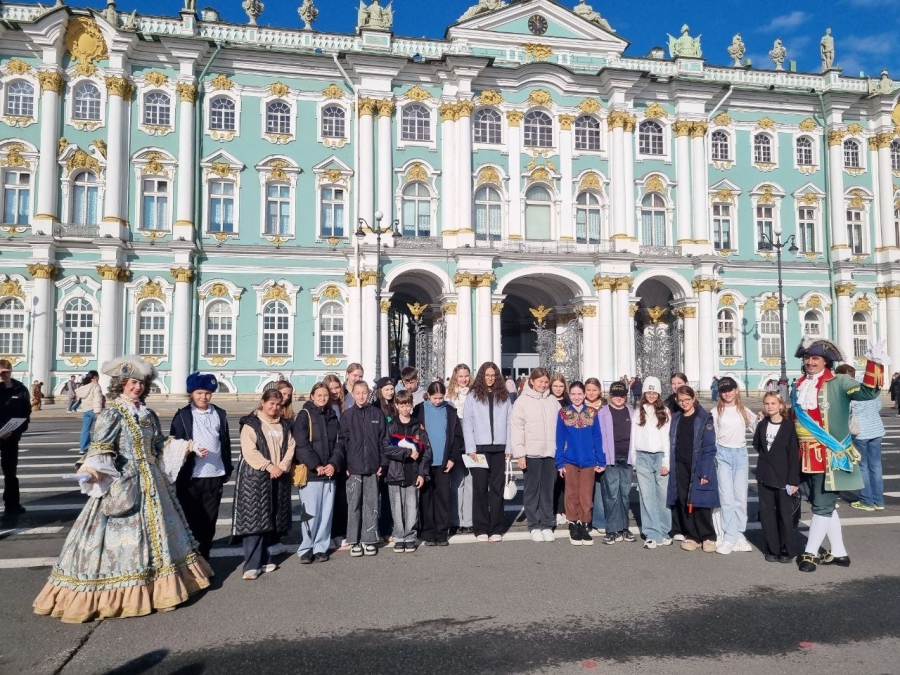 Ребята из Адыгеи приняли участие в культурно-просветительской программе для школьников  "Город-герой Ленинград"